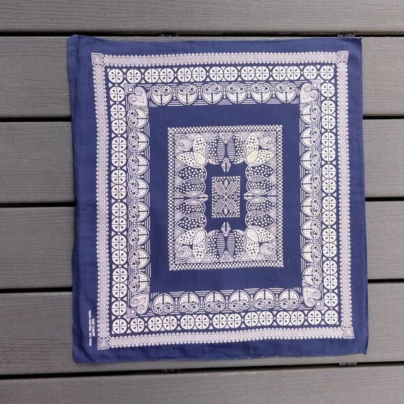 Navy Bandana on Red Cotton 20 x 20 Accent Throw Pillow NEW - Picture 5 of 11